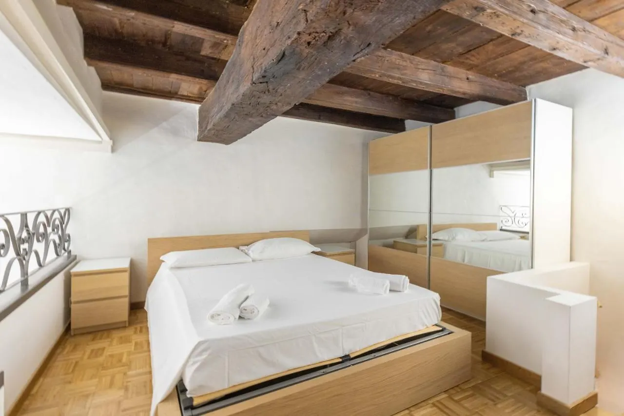 De'Carbonesi, Bologna By Short Holidays